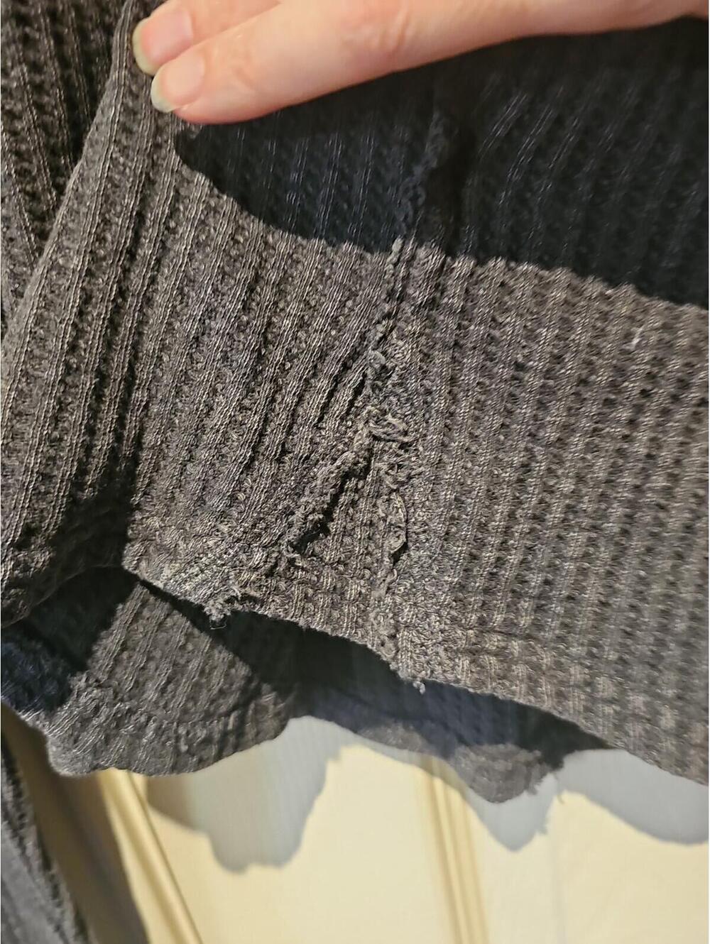 We The Free Charcoal Long Sleeve Waffle Knit Top Raw Hem Thumbholes Xsmall - Picture 5 of 7